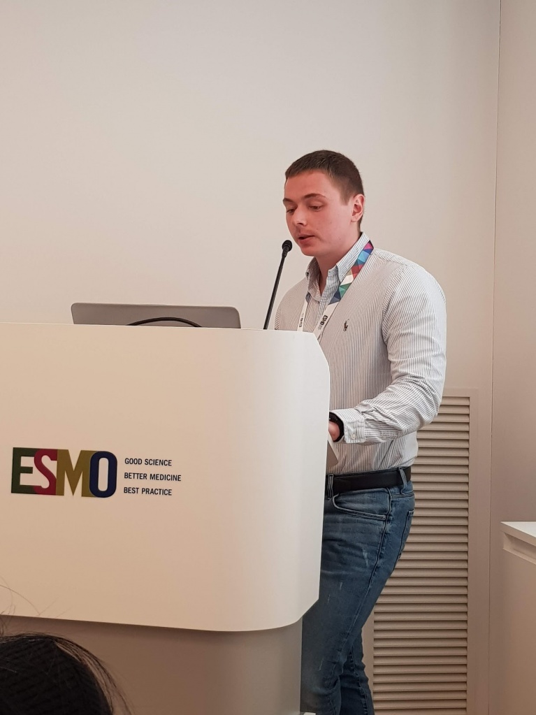 Выступление в ESMO.jpg Выступление в ESMO.jpg