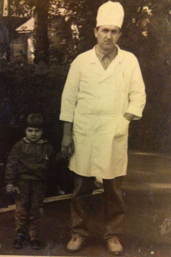 Ольга с папой в Тарту, 1993 год.jpg