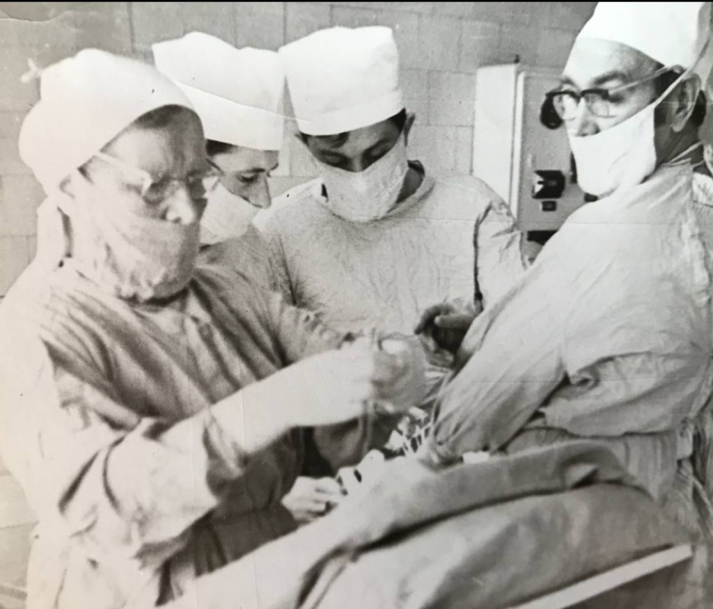 Папа Ольги — в центре.jpg