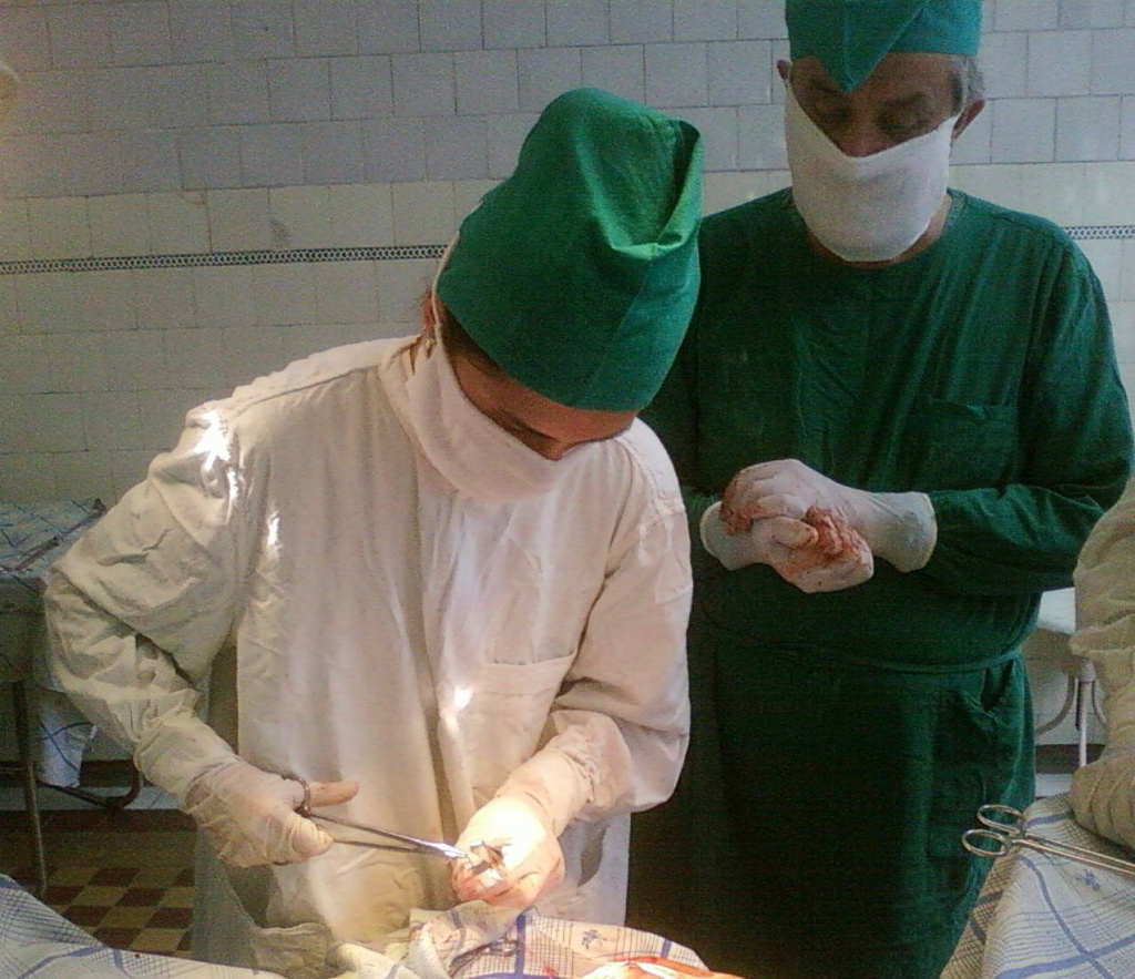 Ольга с папой в госпитале. Второй курс.jpg