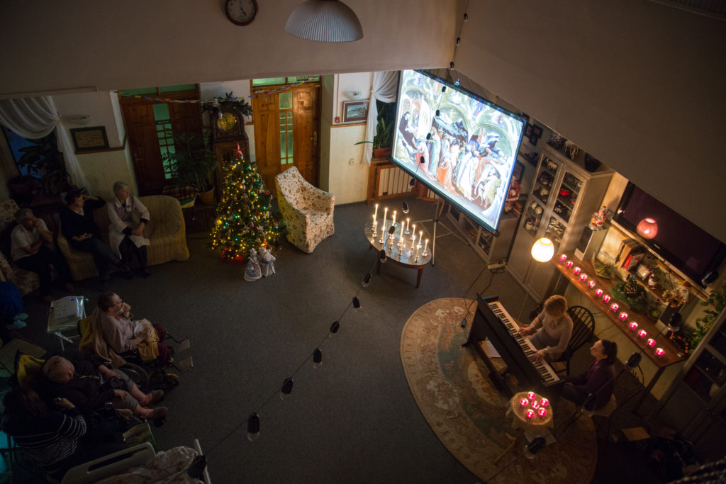 Концерт в хосписе_фонд Вера.jpg