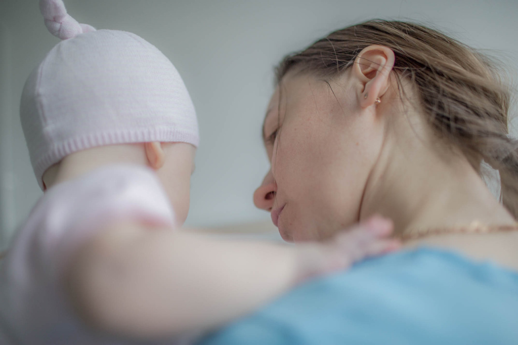 Вера, подопечная фонда «свет.дети», с мамой Еленой. Фото: Ольга Стриженкова.jpg
