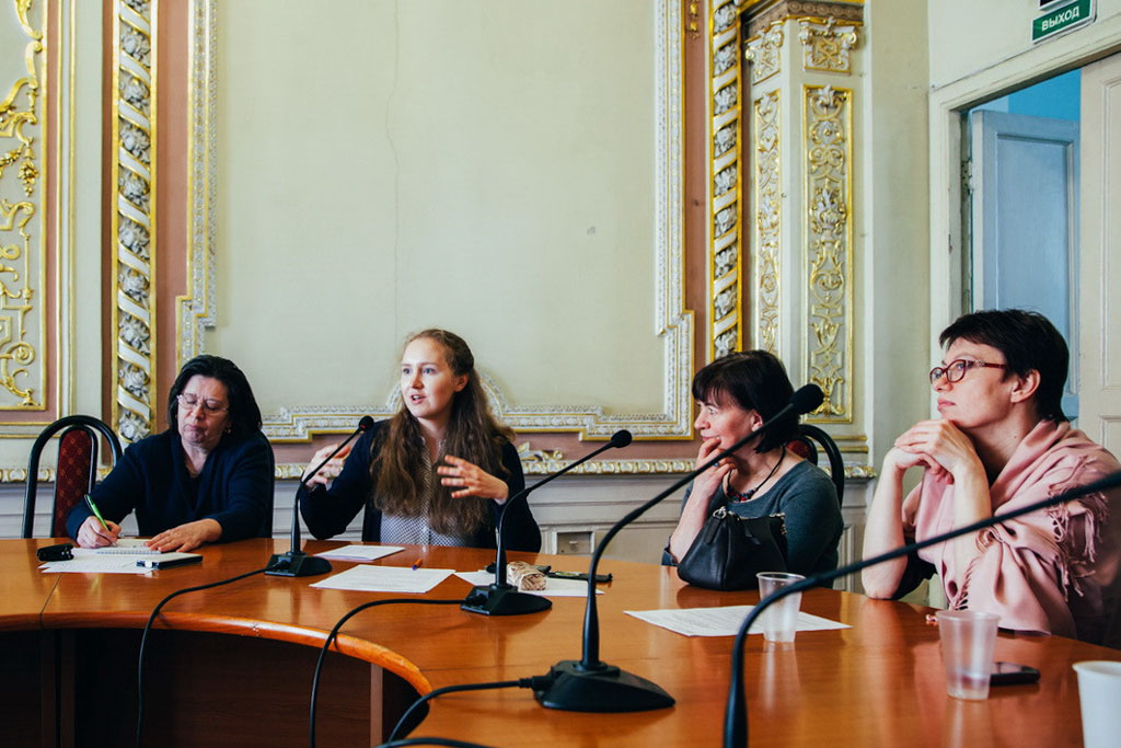 Социологи и акушеры-гинекологи на семинаре «Меняющееся родовспоможение: современные вызовы и возможности».jpg