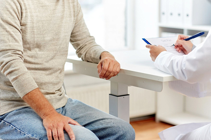 «Сначала никому не говорил про болезнь». Мужчины — о диагностике и лечении рака